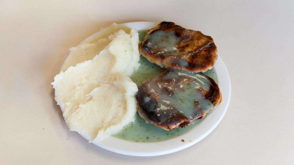 Give protected status to traditional pie and mash, campaigners urge