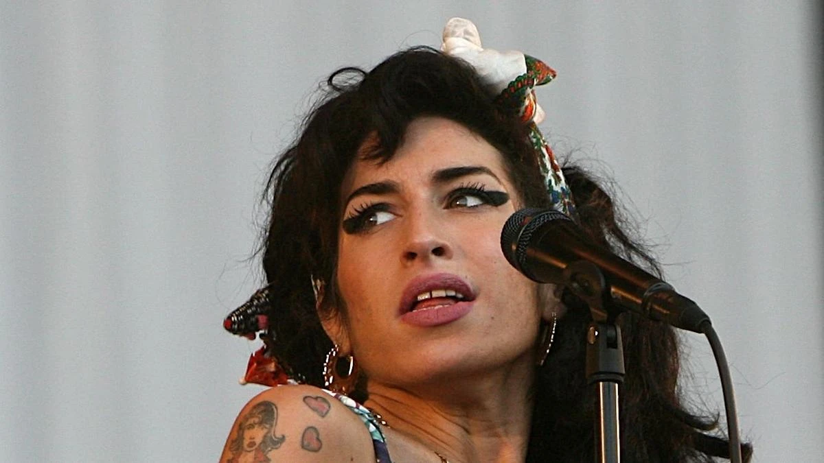 Amy Winehouse’s microphone and letters from Kate Bush and Madonna to go on sale