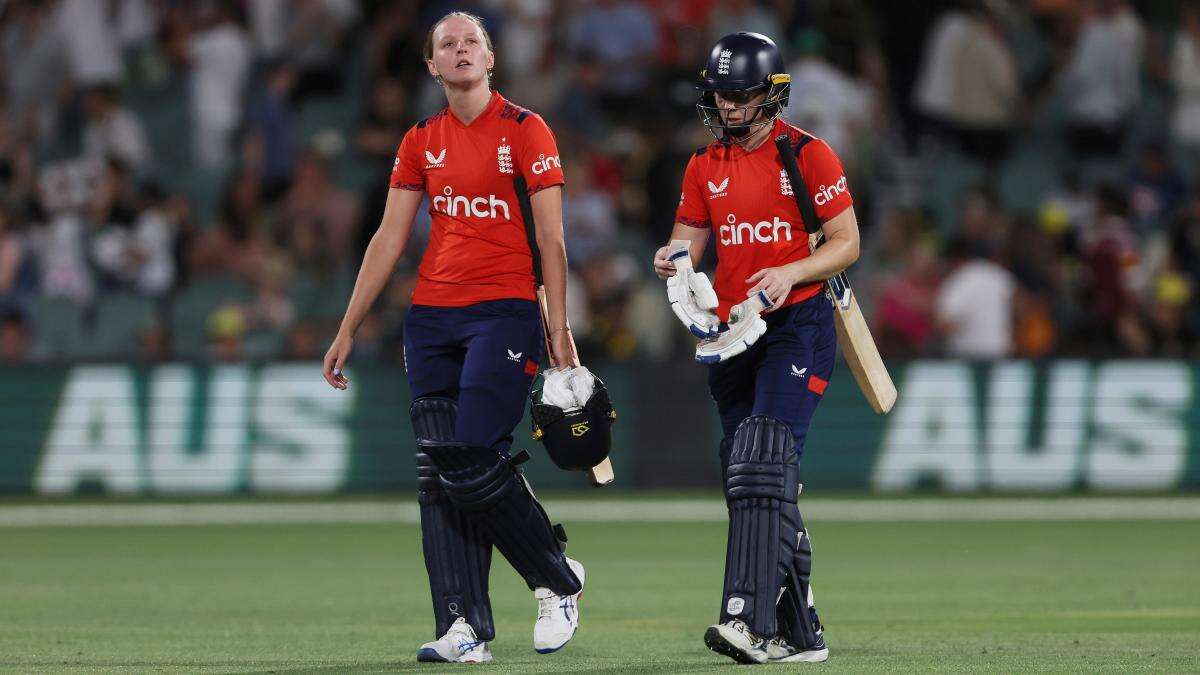 England’s miserable Ashes campaign continues with heavy defeat in final T20