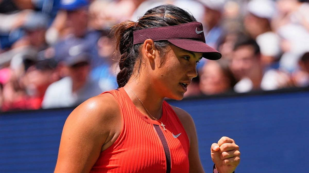 Emma Raducanu races into US Open third round with dominant display