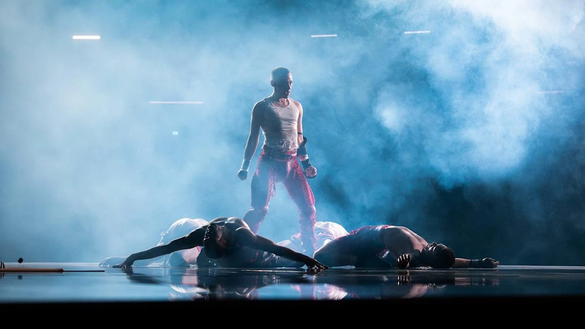 Smooth Eurovision performance for Olly Alexander after semi-final malfunction