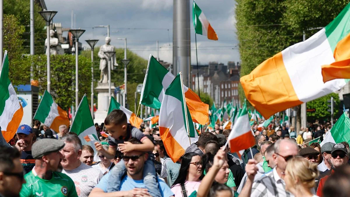 Thousands participate in Dublin anti-immigration protest and counter demo