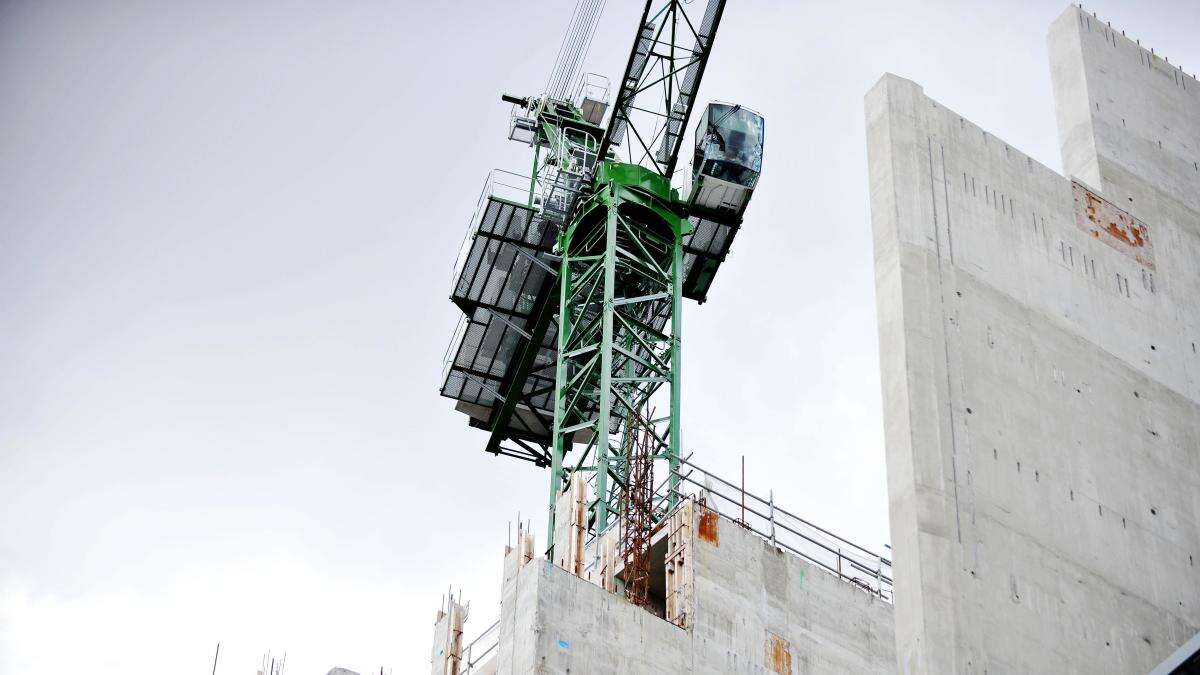 Commercial work drives UK construction sector growth but housebuilding drags