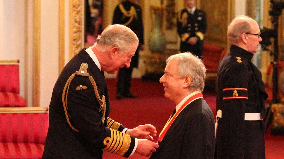 Pianist Sir Andras Schiff withdraws from Proms after breaking his leg