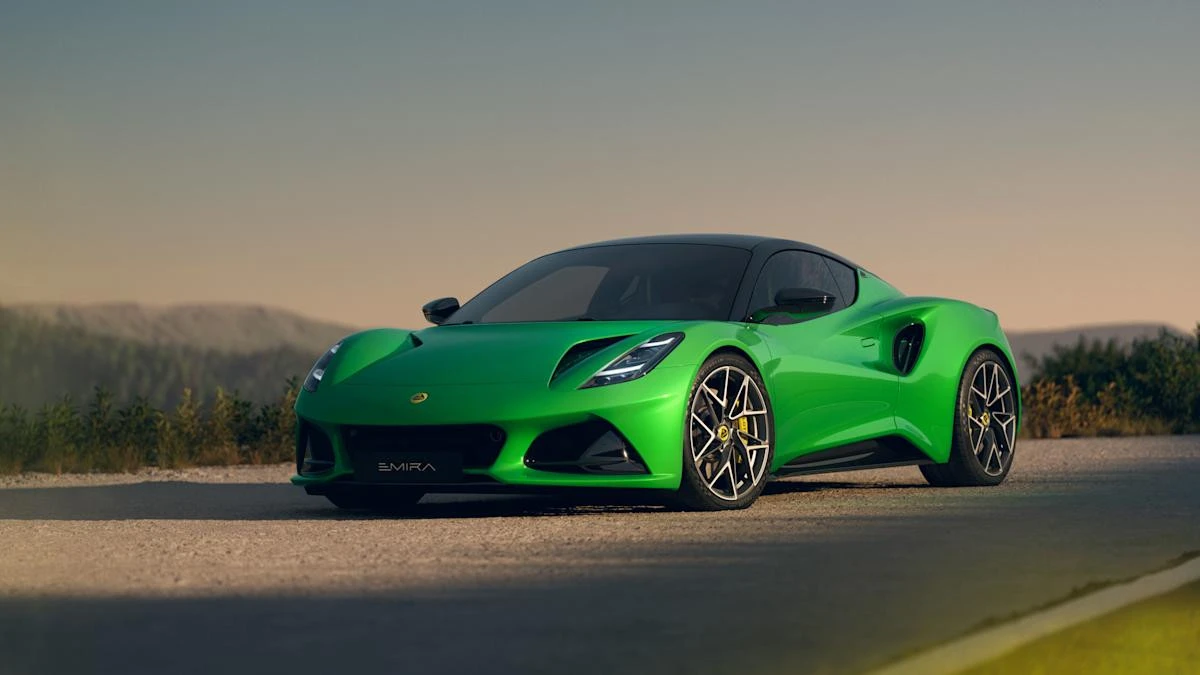 Lotus reveals new Emira V6 SE and Turbo models