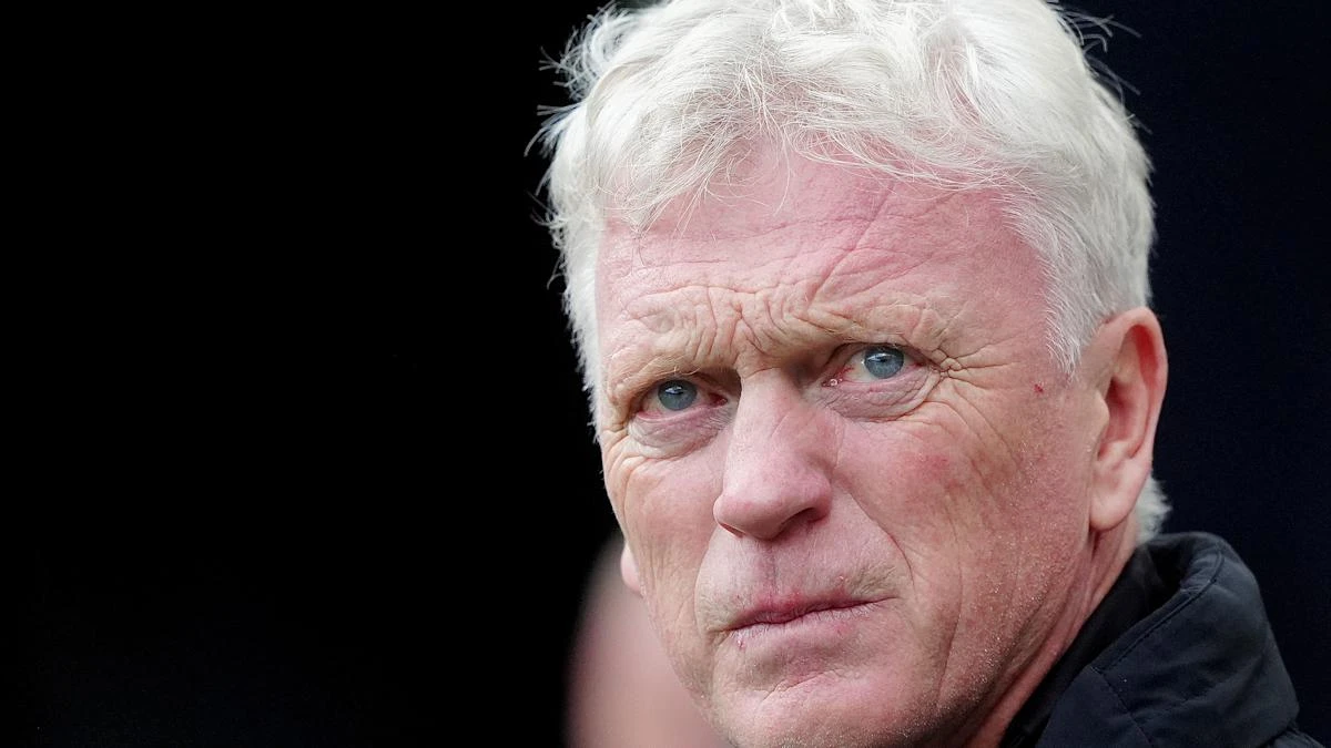 Everton boss David Moyes frustrated by a lack of options in defence