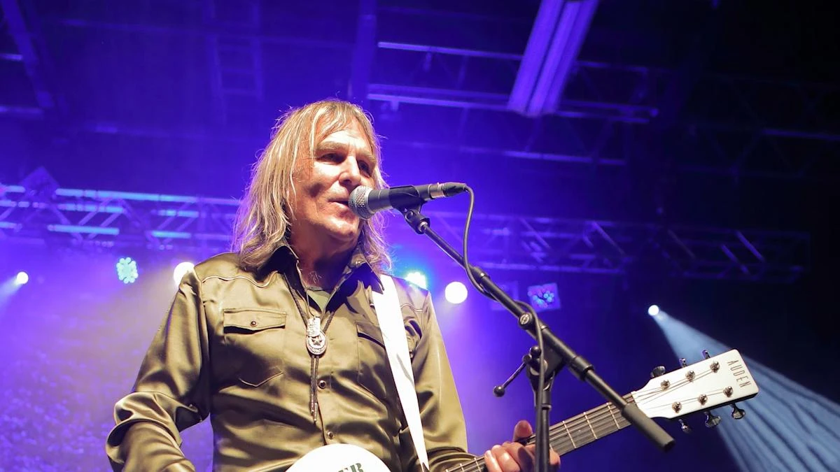 Mike Peters, frontman of Welsh band The Alarm, dies from blood cancer