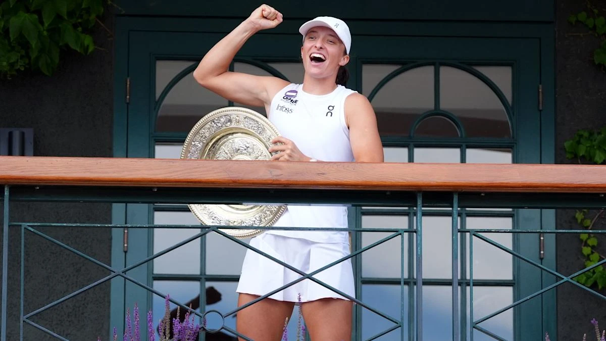 Iga Swiatek fires back at her doubters by winning maiden Wimbledon title