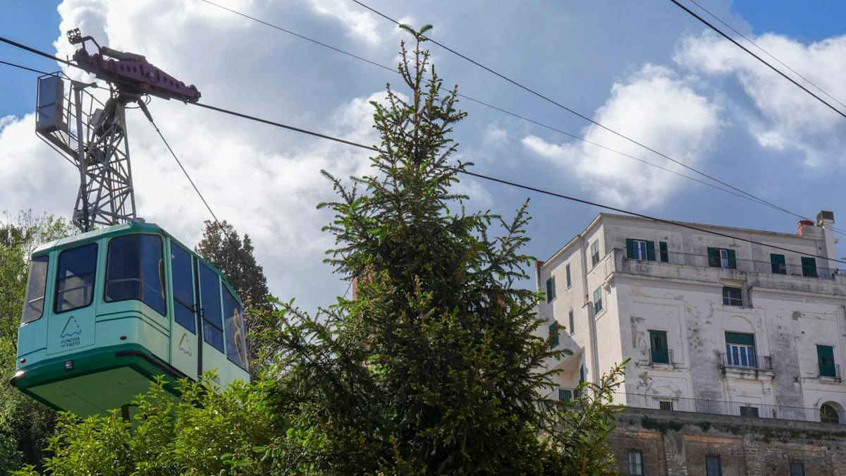 British couple died after ‘cable car brakes failed 20 seconds from top’