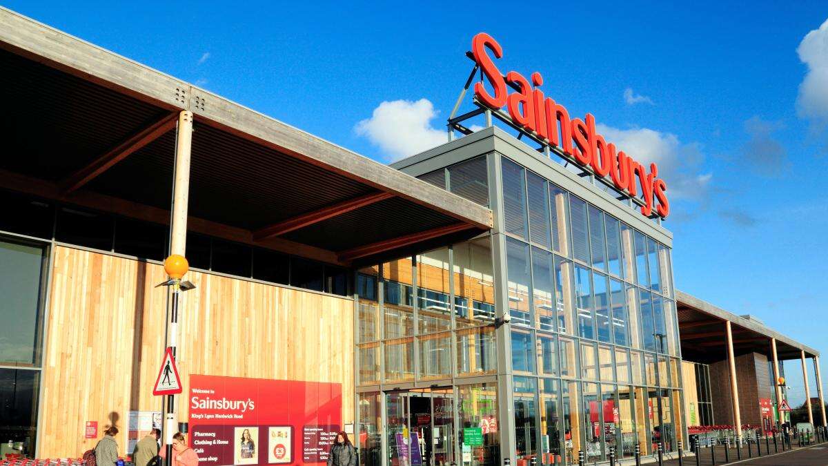 Sainsbury’s to hire 20,000 staff for Christmas season