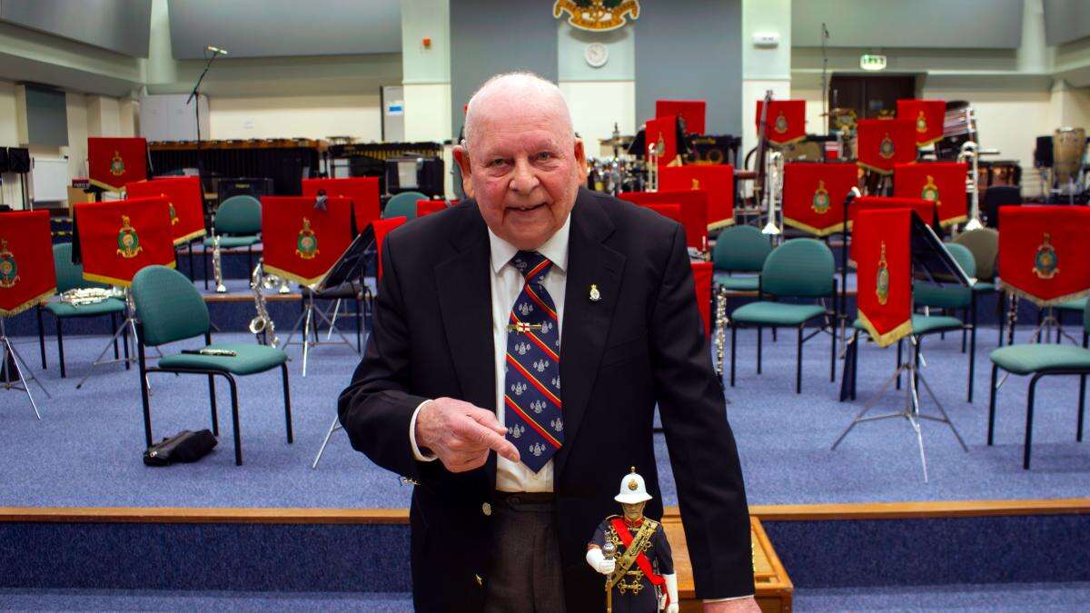 Royal Marine musician donates rare statue to inspire future generations