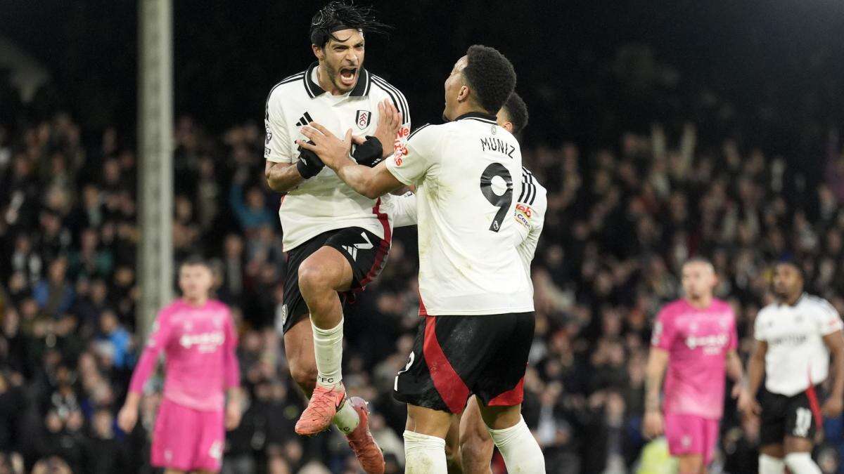 Raul Jimenez scores two penalties as Fulham battle for draw at home to Ipswich