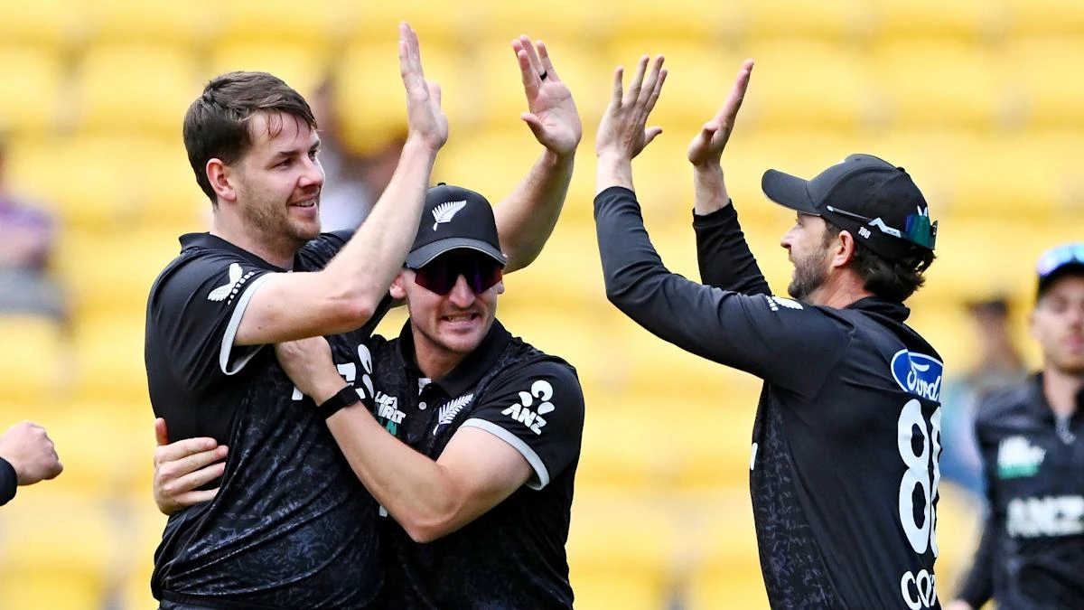 England’s top order misfires again as New Zealand wrap up series clean sweep