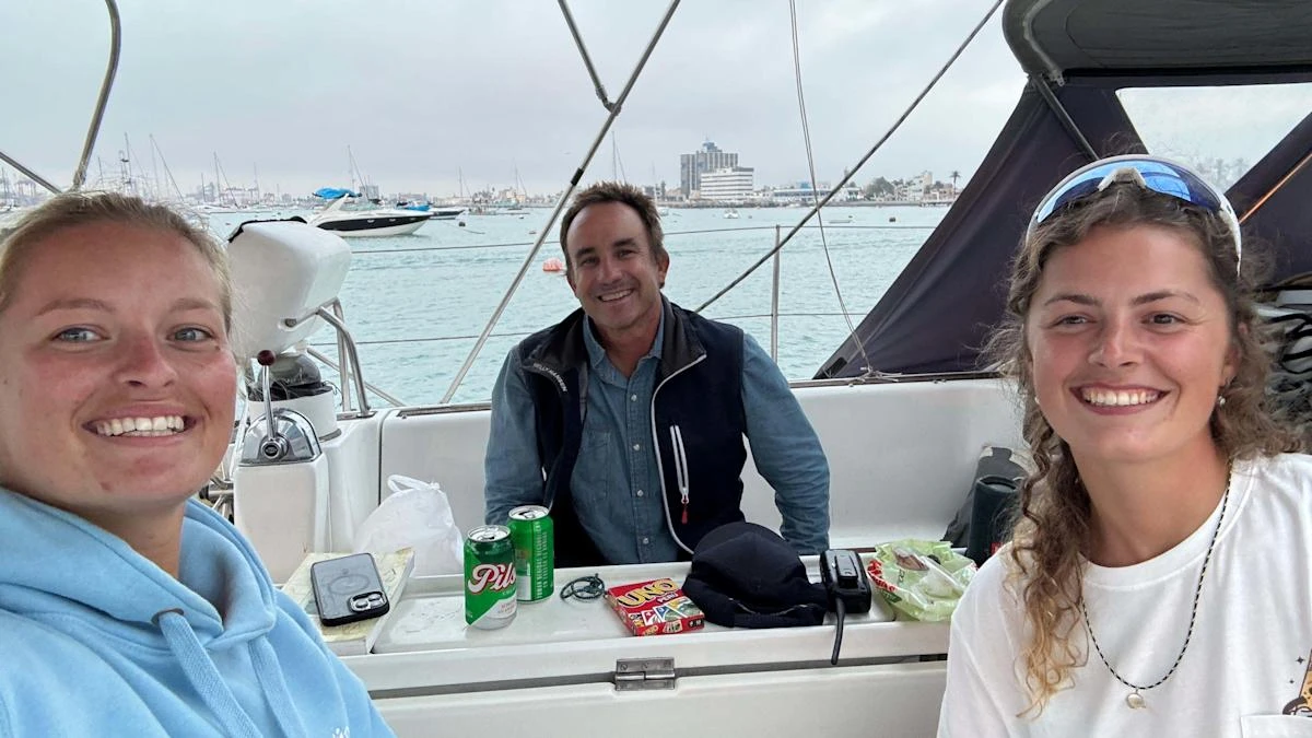 UK women rescued one week into pioneering row across Pacific after rudder breaks