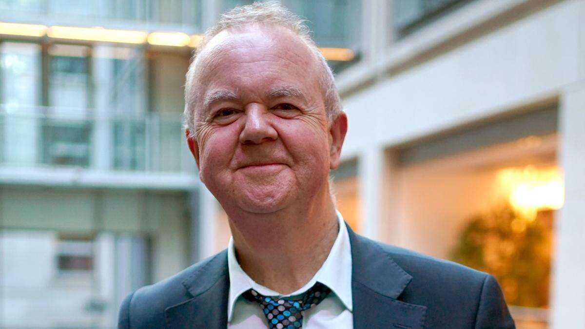 Ian Hislop sends thanks as police say no evidence of shot fired in taxi incident