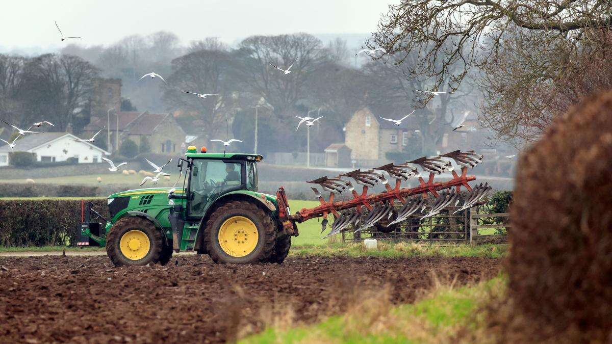 Gangs stealing GPS trackers from tractors for use in Ukraine war, Commons told