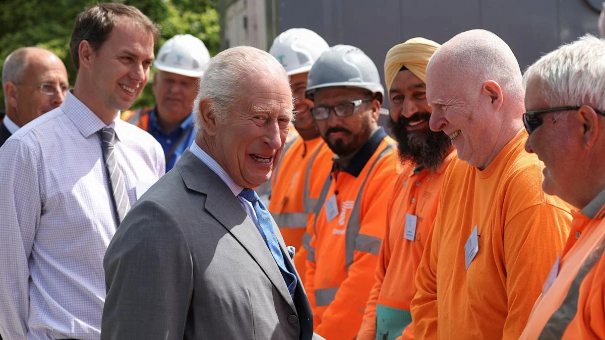 King jokes with workers during visit to London’s super sewer