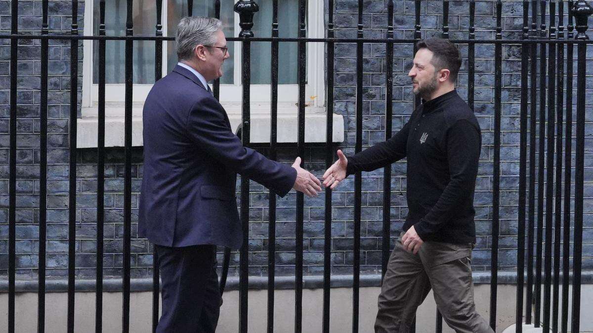 Zelensky visits No 10 to lobby Starmer for greater support for Ukraine