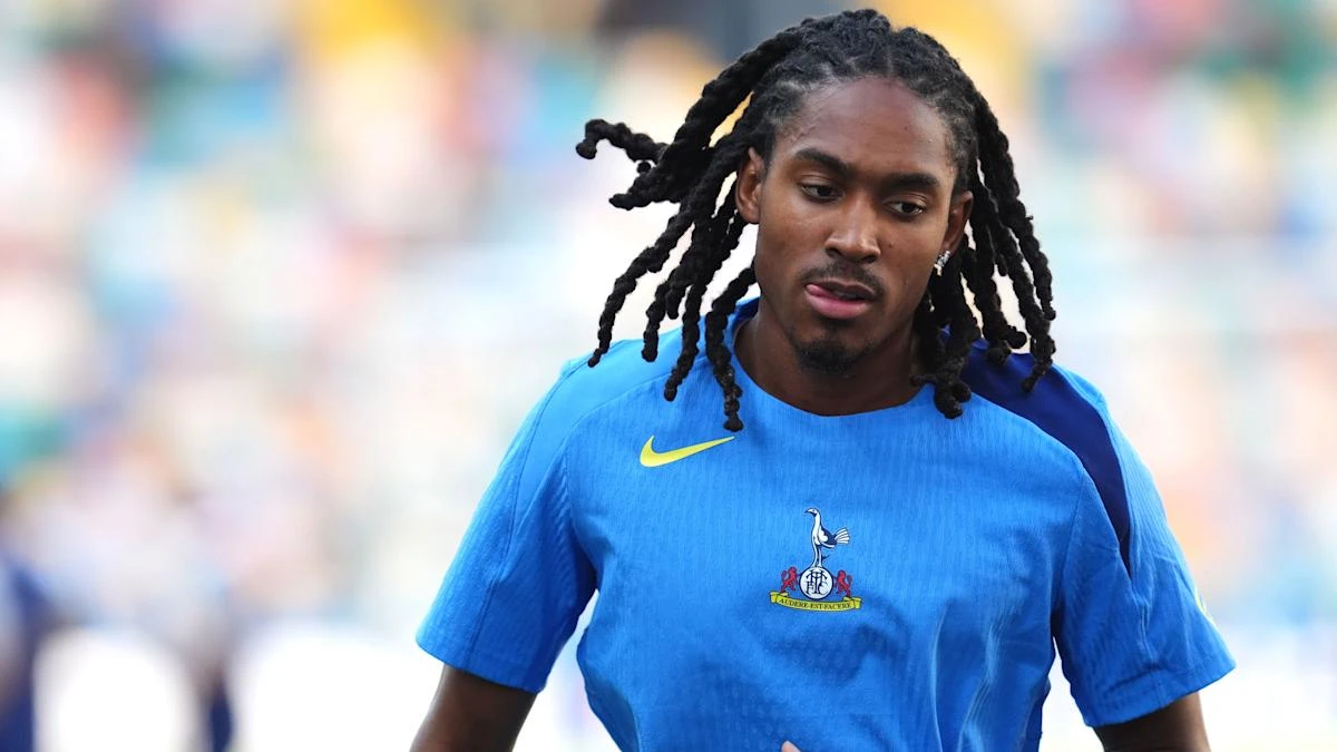 Djed Spence signs new long-term contract at Tottenham