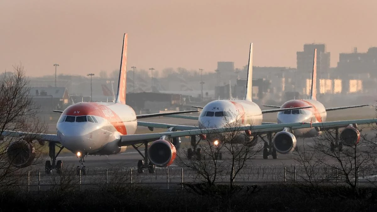 Gatwick accepts changes on aircraft noise and public transport in expansion bid