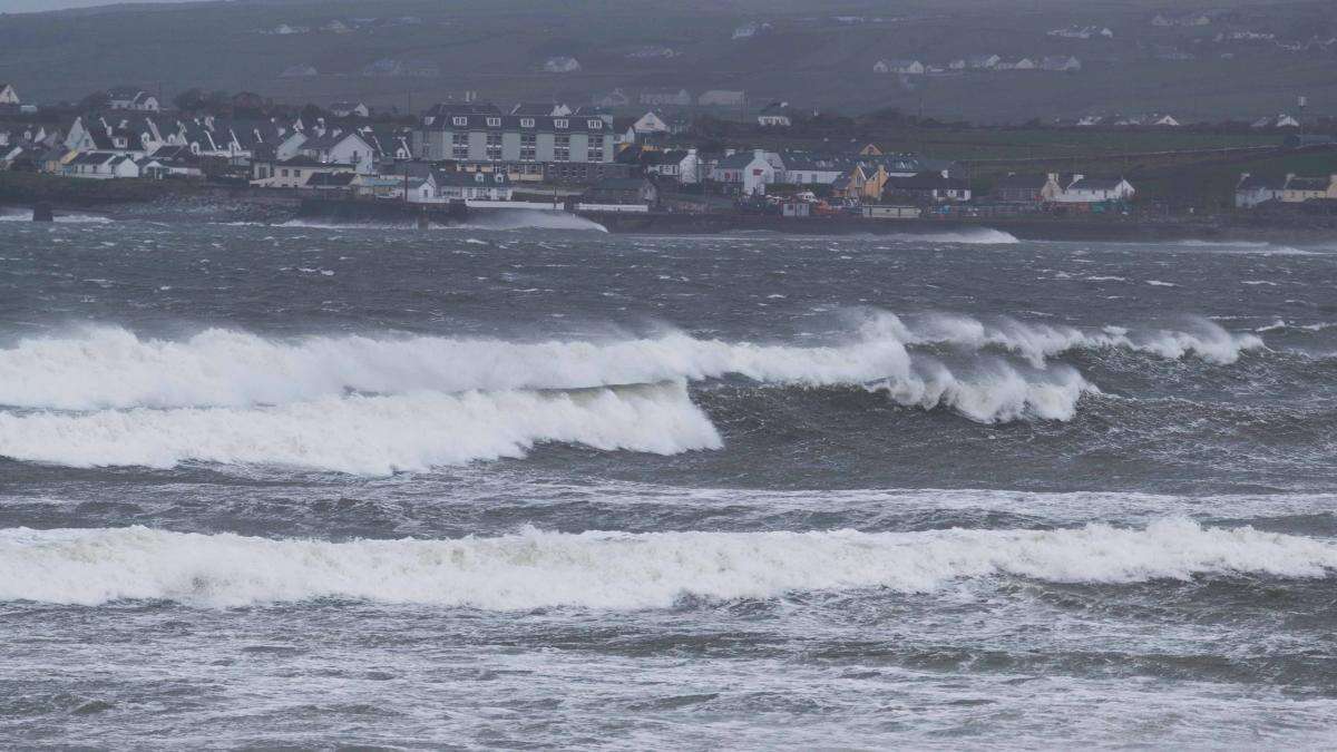 Orange and amber alerts in place as Storm Ashley sweeps across island of Ireland