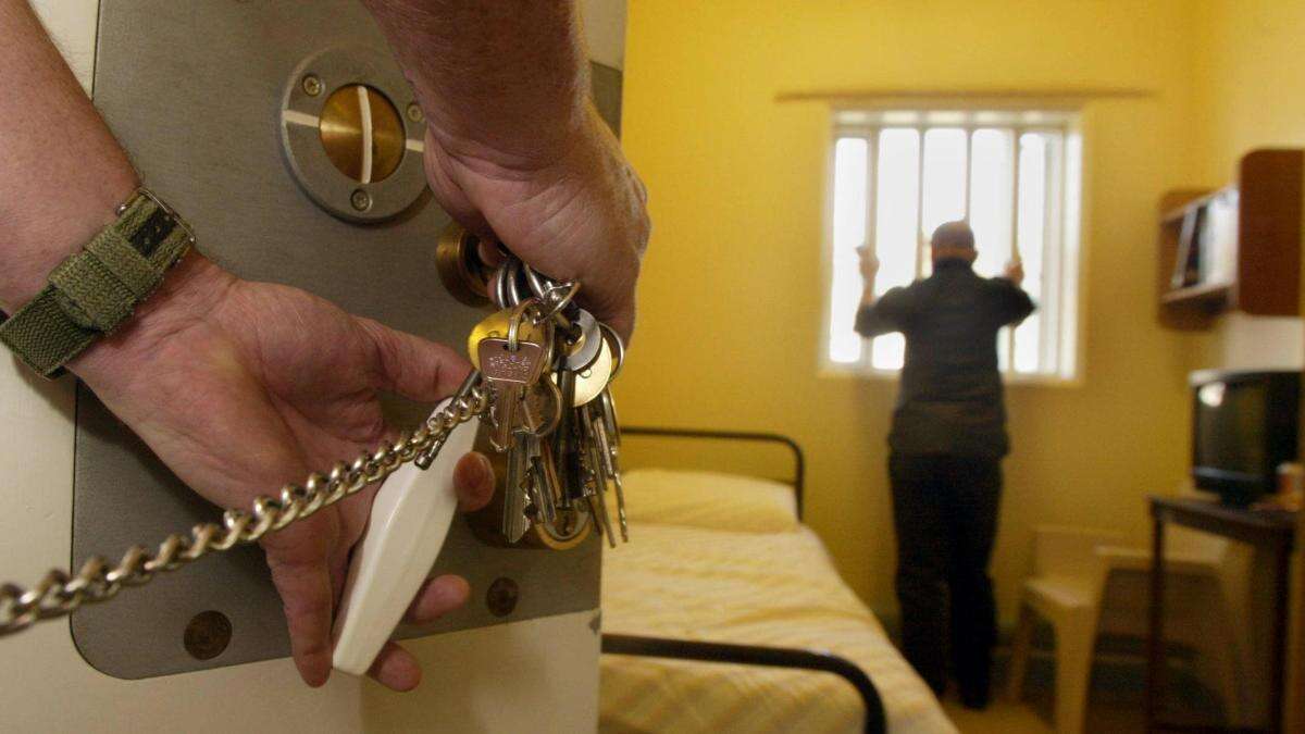 Prison population hits record high in week before early release scheme starts