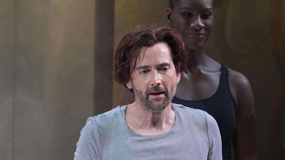 David Tennant-starring Macbeth cancelled for a night ‘due to cast illness’