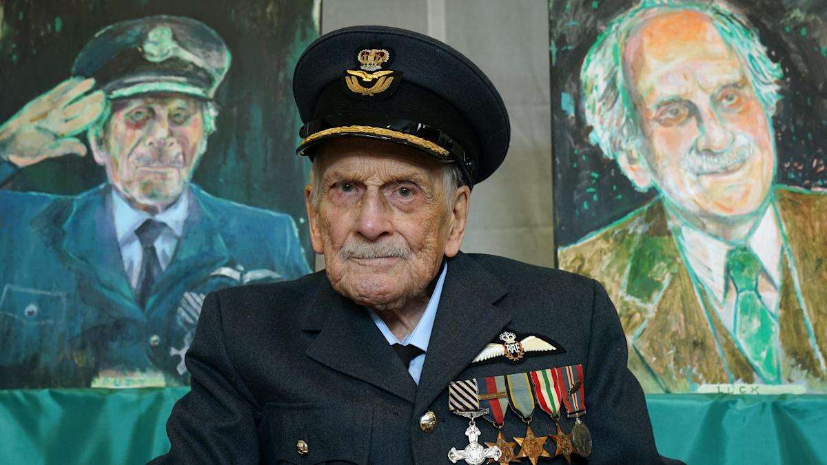 William pays tribute to last surviving Battle of Britain pilot Paddy Hemingway