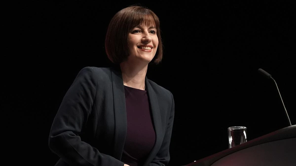 Students on ‘priority courses’ will receive maintenance grants, says Phillipson