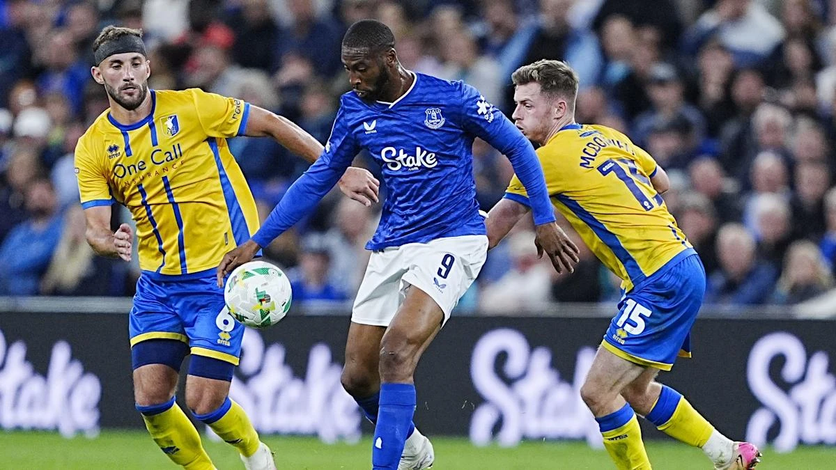 Beto wraps up routine cup win for Everton against League One Mansfield