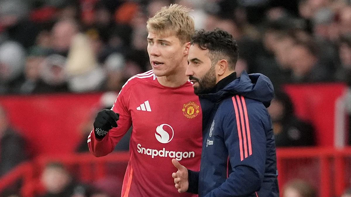 Ruben Amorim hints Rasmus Hojland could leave Man Utd amid Benjamin Sesko links