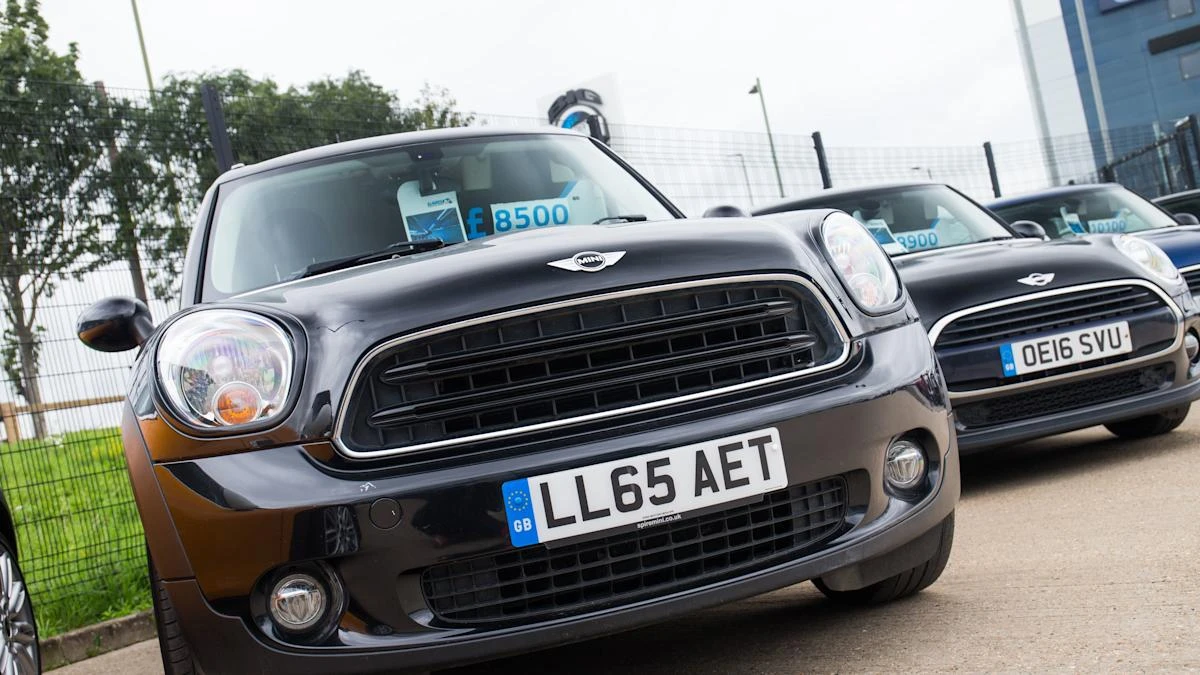 How can I make choosing a new car as easy as possible?
