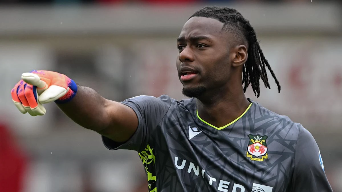 Arthur Okonkwo keeps Portsmouth at bay to earn Wrexham a point