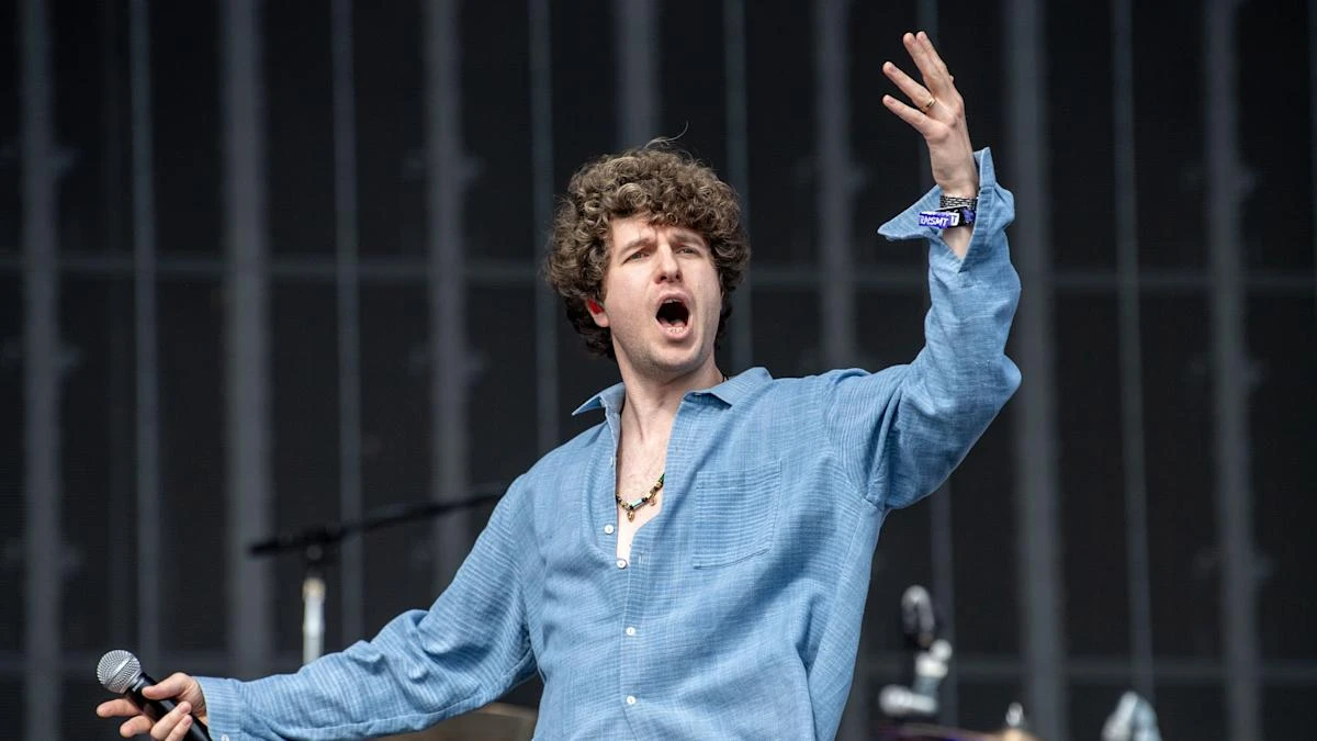Kooks urge ‘peace and love and sun cream’ at TRNSMT festival