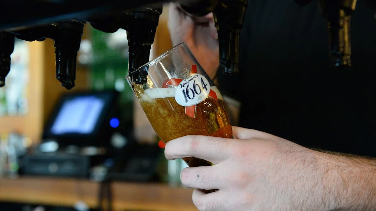Extended opening hours for pubs on VE Day approved by MPs