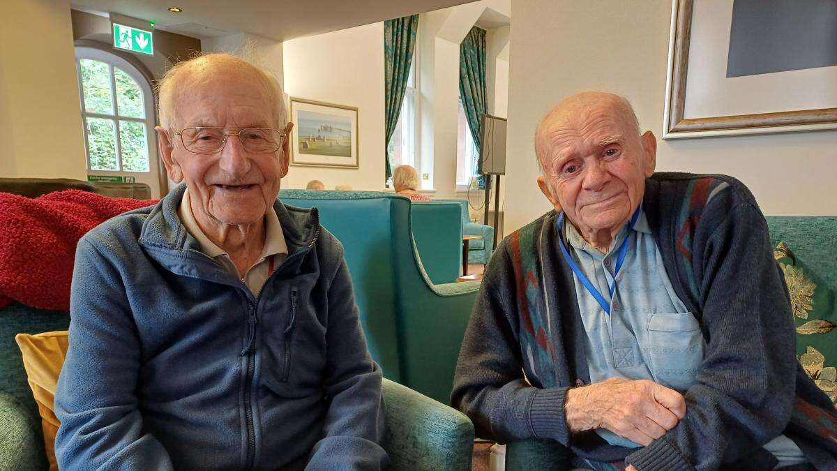 Two veterans reunite in chance meeting 70 years after last serving together