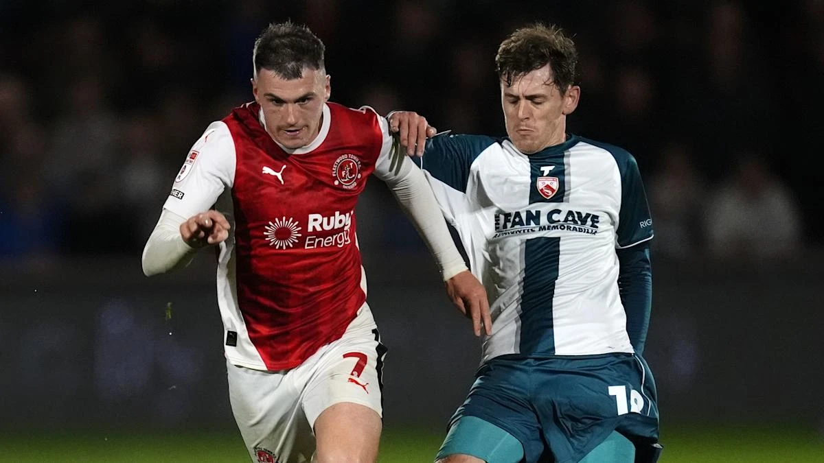 Ryan Graydon shines as Fleetwood bounce back to beat Accrington