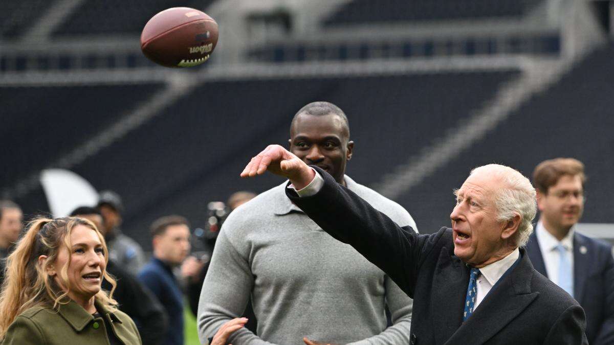 King shows off his passing skills as he visits home of Tottenham Hotspur