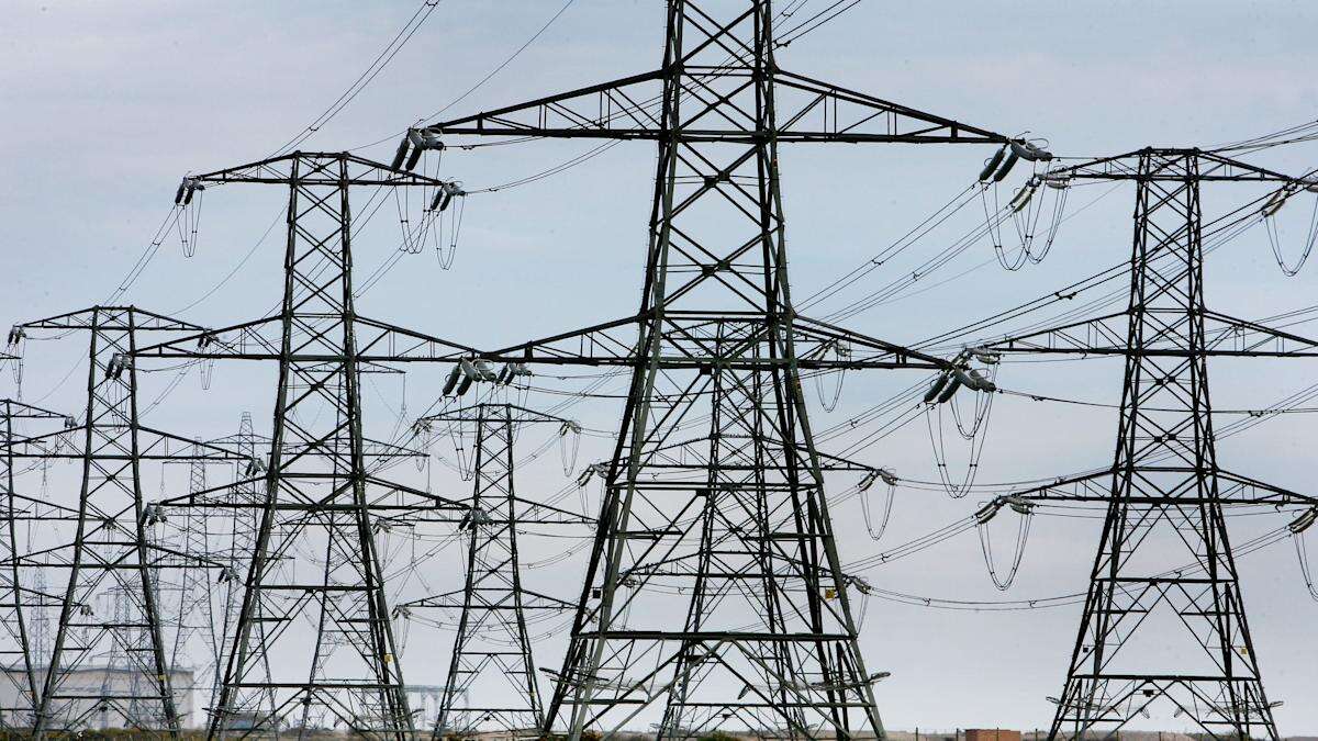 People living near pylons to get money off bills in planning overhaul – report