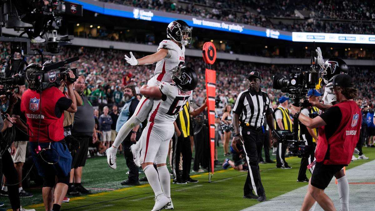 Flawless final drive propels Atlanta Falcons past Philadelphia Eagles 22-21