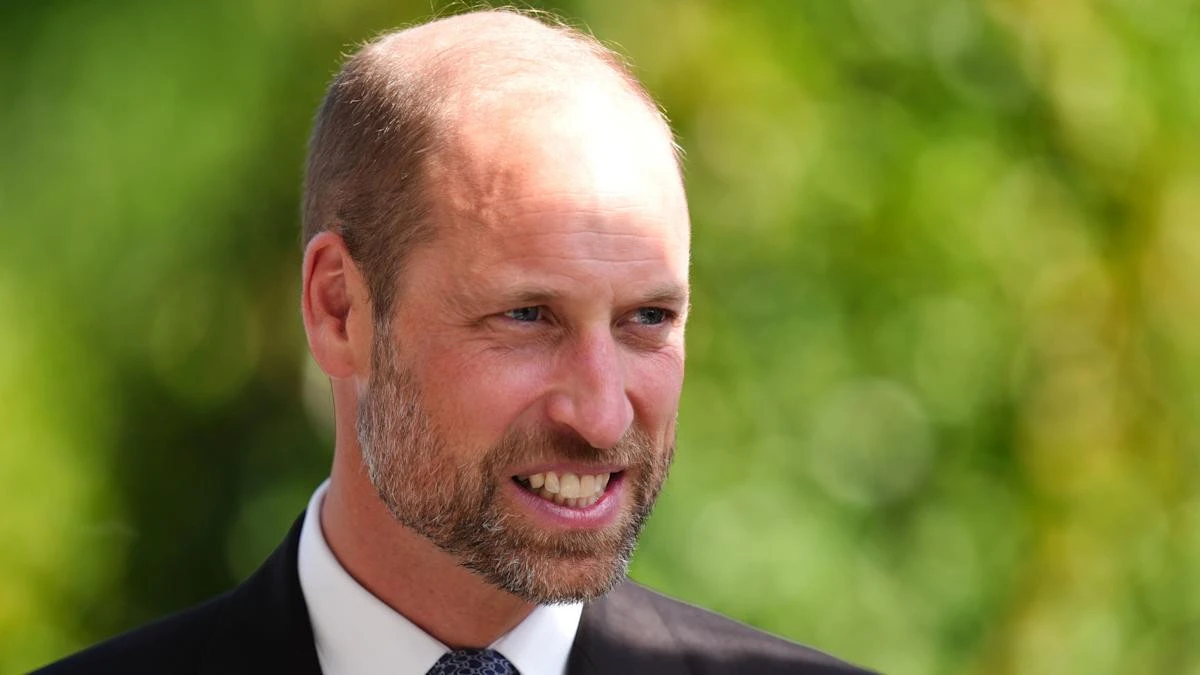 Prince of Wales leaves surprise message on Radio 2