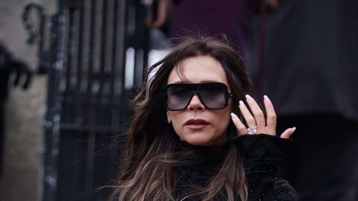 Victoria Beckham thanks daughter Harper for presenting her with award