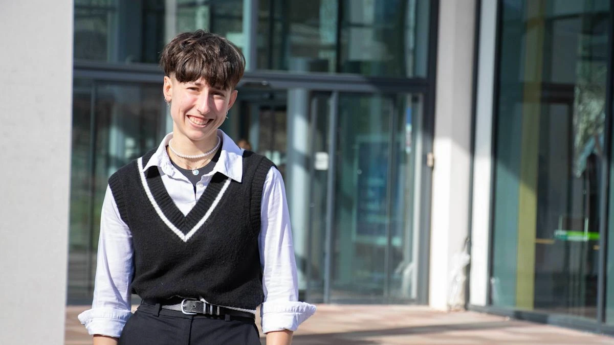 Student inspires bomb shelter project to bring comfort to children in Ukraine