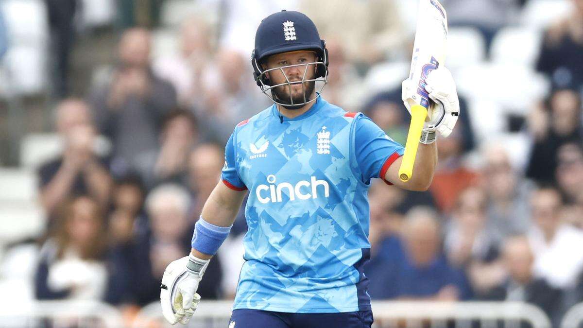 Ben Duckett stars but England are spun out by Australia