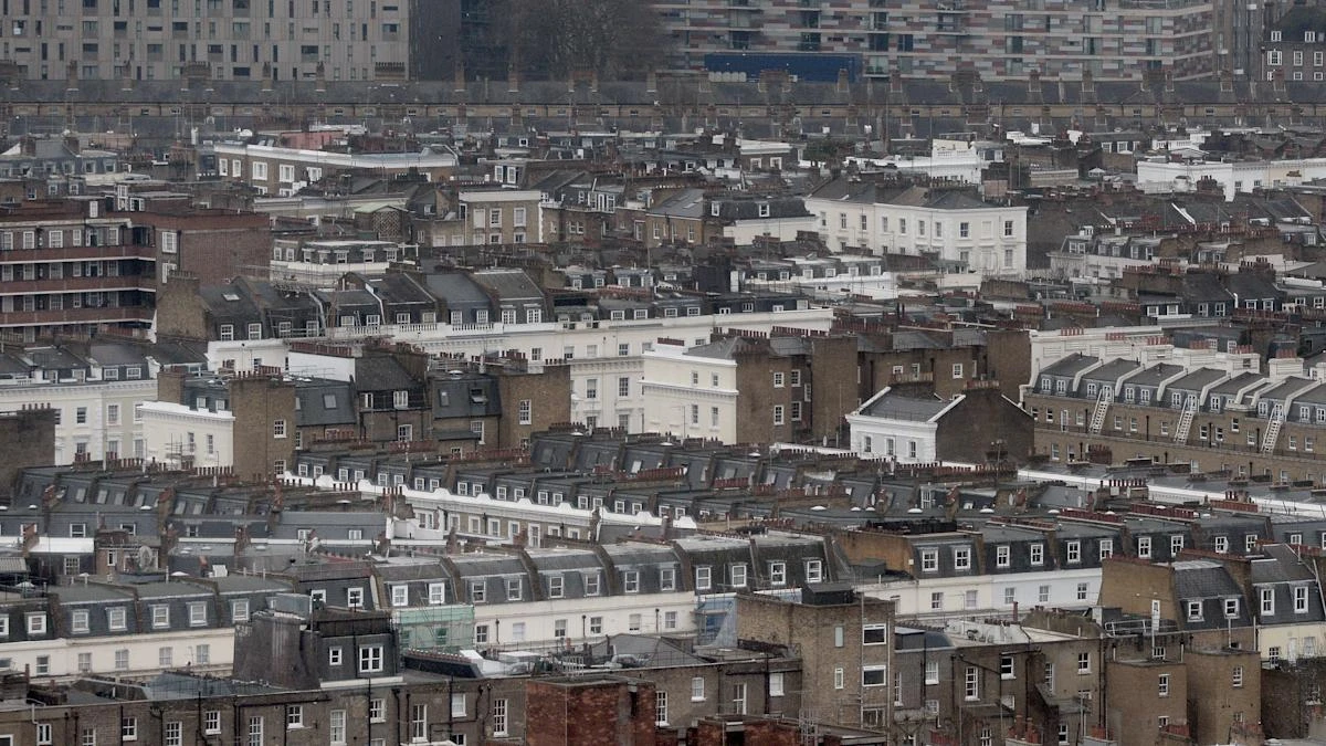 Housing market weakens as buyer demand and sales slip back, say surveyors