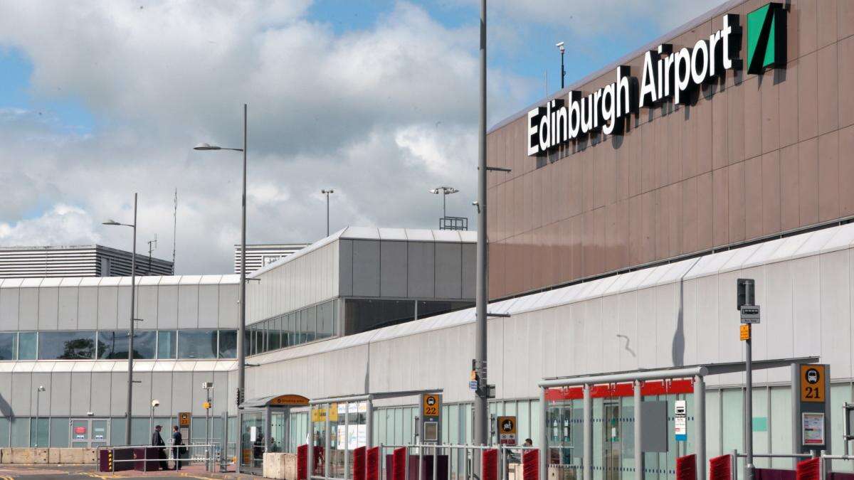 Edinburgh Airport tanker drivers call off Christmas and New Year strike