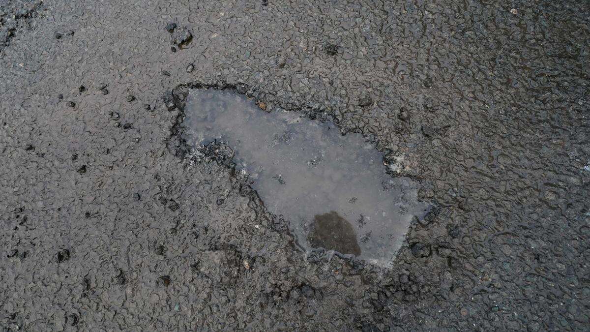 Commons committee chairman says local roads are ‘riddled with potholes’