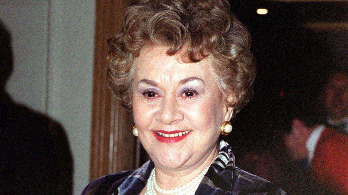 West End theatres to dim their lights in honour of Dame Joan Plowright