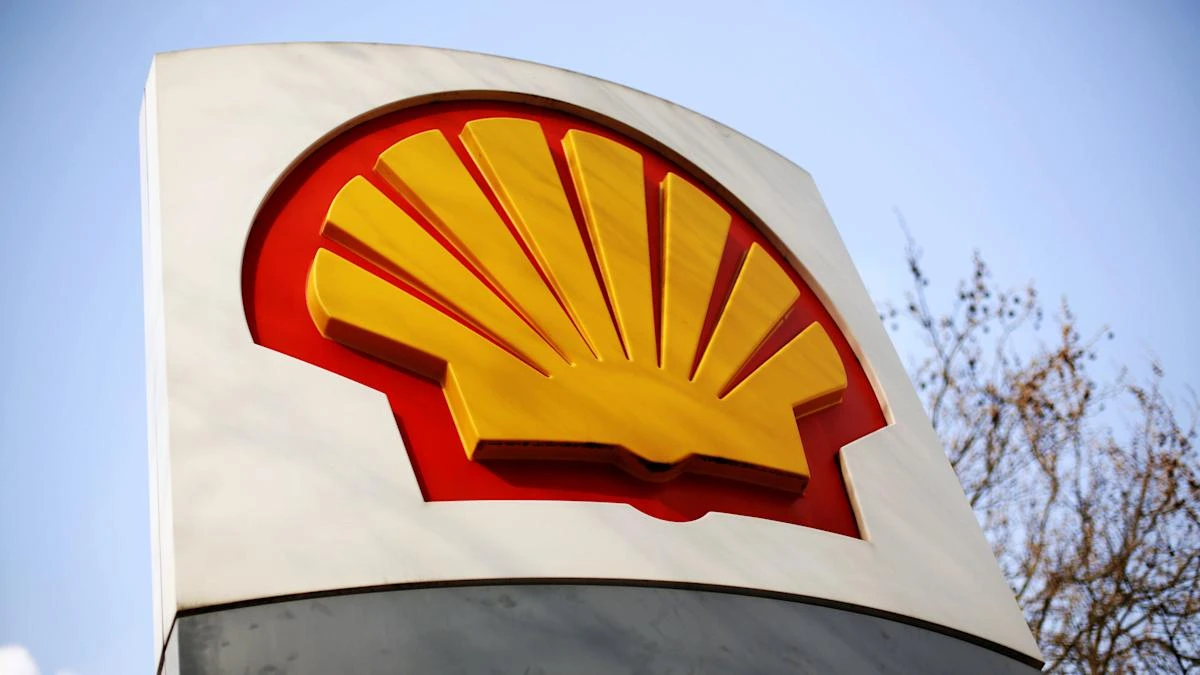 Shell reveals lower profits after slump in oil prices