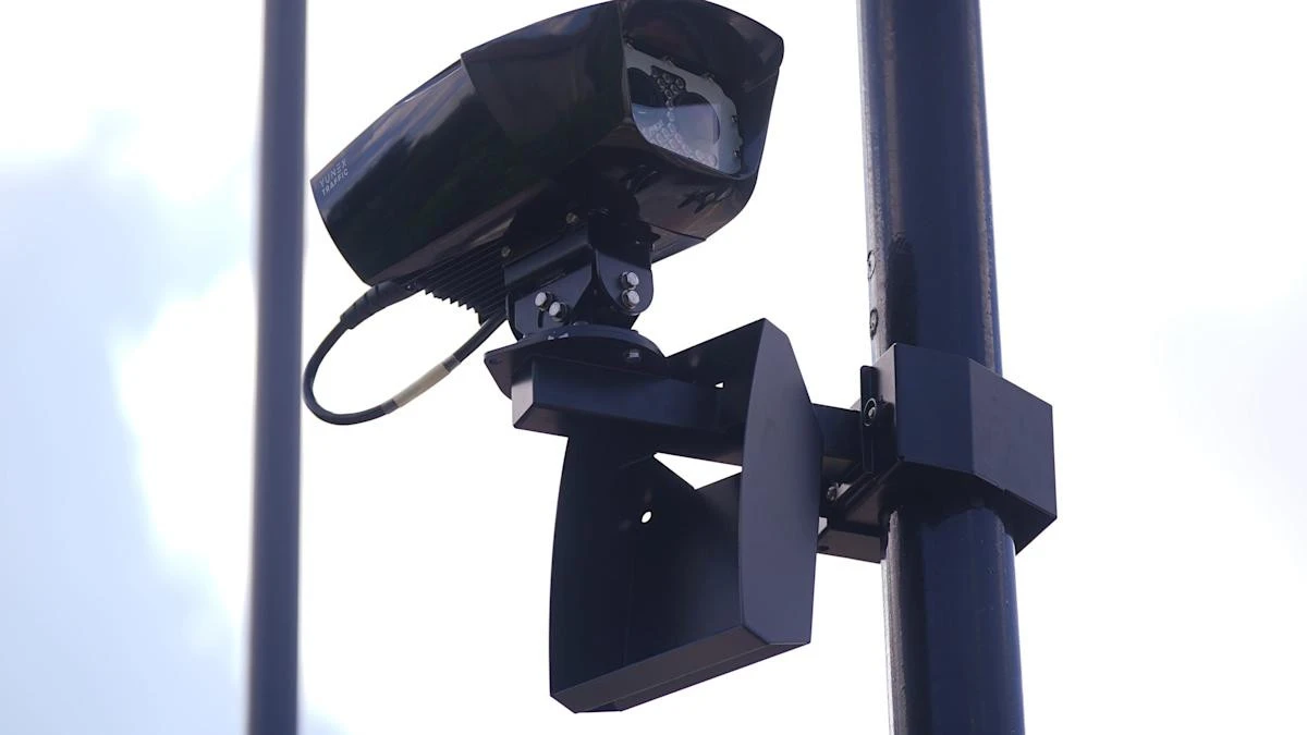 Eight arrested over conspiracy to destroy Ulez cameras